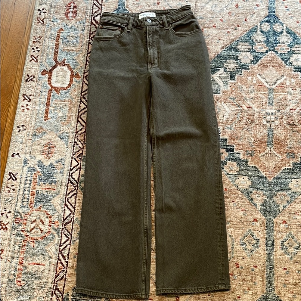 brown abercrombie 90s relaxed baggy jeans